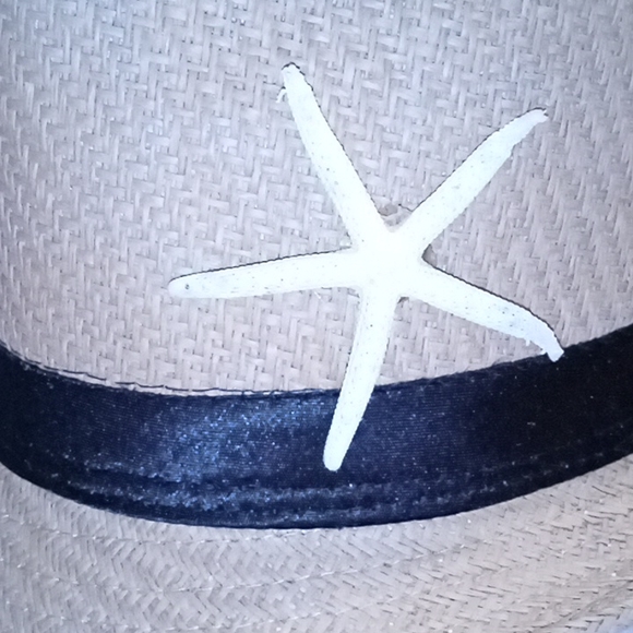 Hat - Picture 3 of 4